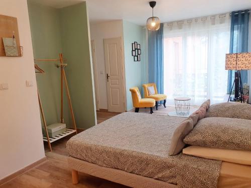 Zdjęcie z galerii obiektu Studio fonctionnel au calme avec garage individuel et balcon w mieście Lyon