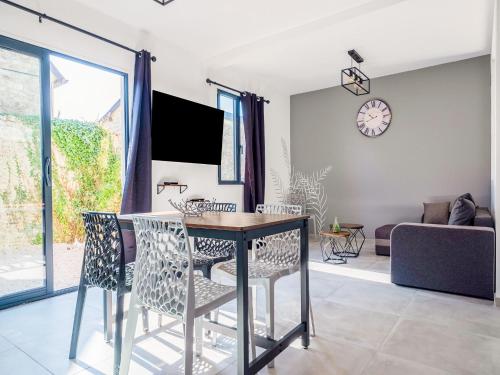 Fully renovated house only few minutes walk away from Ohama Beach