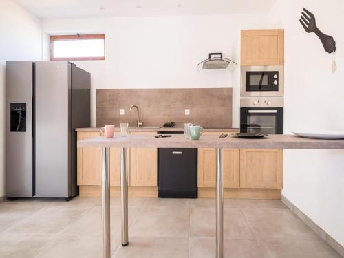 Photo de la galerie de l'établissement Fully renovated house only few minutes walk away from Ohama Beach, à Vierville-sur-Mer