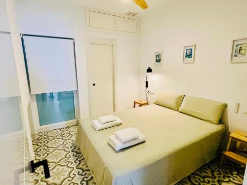 Modern apartment in the city centre, La Alameda