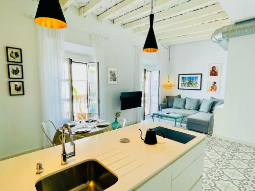 Modern apartment in the city centre, La Alameda