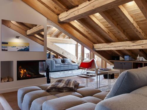 Appartement Contemporain avec Sauna, Cheminée et Parking au Centre de Courchevel 1850 - FR-1-564-35