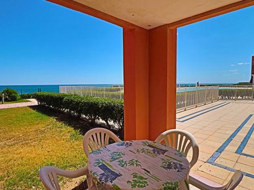Studio Cabine à Sète: Terrasse, Jardinet, Piscine et Parking Privé à Proximité de la Mer - FR-1-472A-141