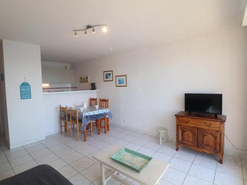 Appartement 2 pièces avec terrasse face plage du Lazaret - 2 clévacances - FR-1-472A-157