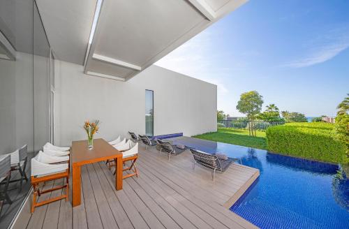  The Oberoi Beach Resort, Al Zorah -  Room  picture :   Tea/Coffee maker    Minibar    Safety deposit box                 