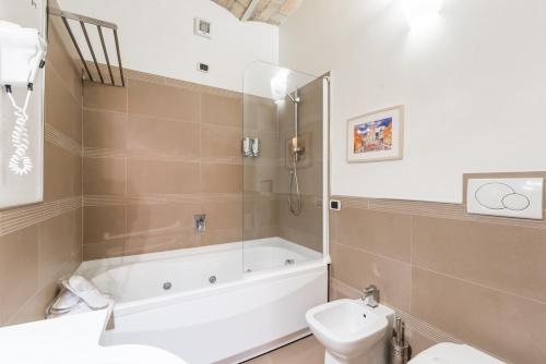 Un baño de Lovin Roma Piazza di Spagna