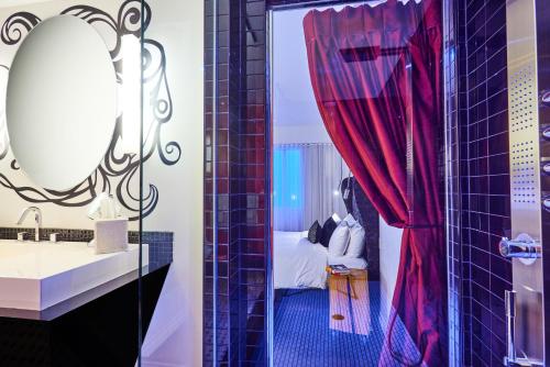 Koupelna v ubytování Hotel Chez Swann