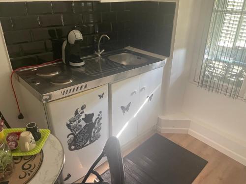Una cocina o cocineta en iNICE