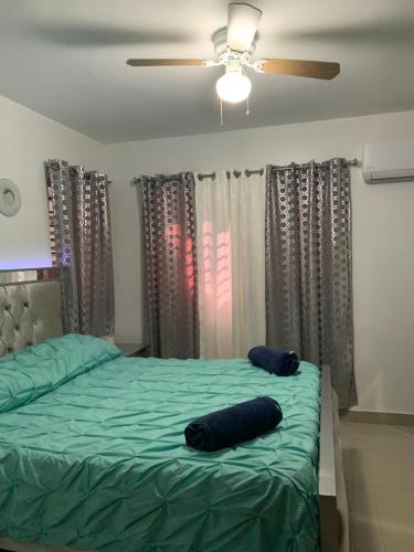 Postel nebo postele na pokoji v ubytování New apto confort 1er piso smart TV, Netflix, WiFi, Aire condicionado