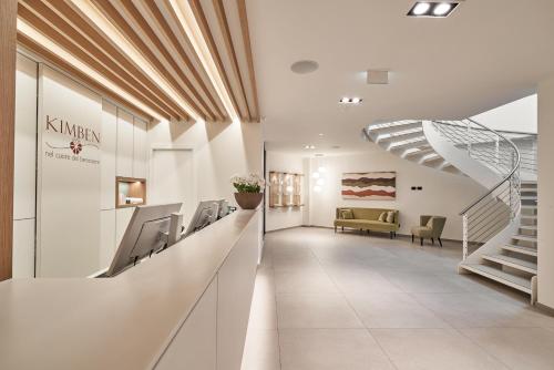 a lobby of a clinic with a waiting room at Borgo Lanciano in Castelraimondo