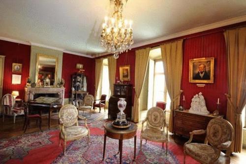 Ruang duduk di Château De Vollore