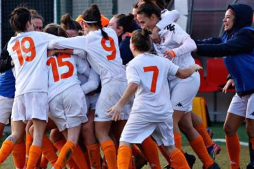 a group of girls playing a game of soccer at Turismo Associativo Giovanile asd bidrino in Borgofranco dʼIvrea