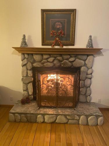Φωτογραφία από το άλμπουμ του Quail Run Cabin 4,000 Sq.Ft Largest & Most Beautiful House On The Mountain σε Pine Mountain Club