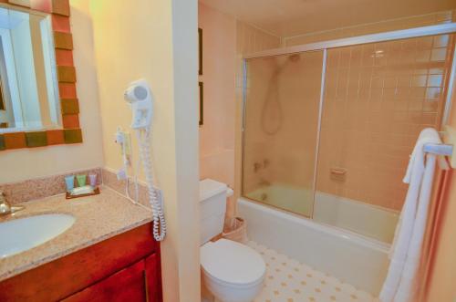 Ein Badezimmer in der Unterkunft 710H Studio Loft One Bath