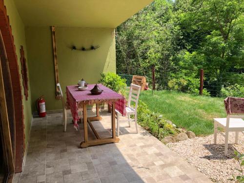 Κήπος έξω από το Dağ Evi ,2 oda, Lake view, fireplace jakuzi,6 person Sapanca