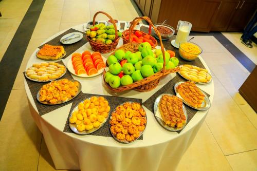 Jídlo v hotelu nebo okolí