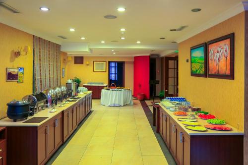 Jídlo v hotelu nebo okolí