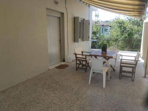 Μπαλκόνι ή βεράντα στο GIOTAS APARTMENTS - STUDIOS