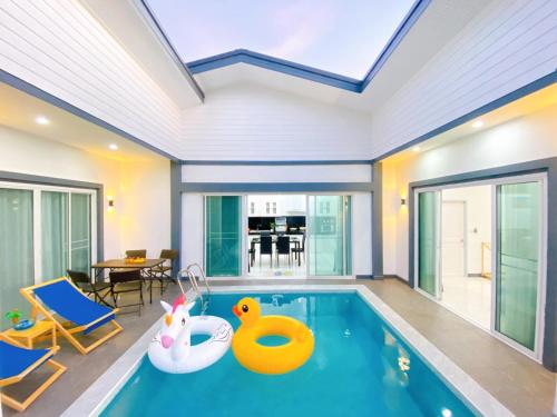 Sundlaugin á Good View Pool Villa Udonthani eða í nágrenninu