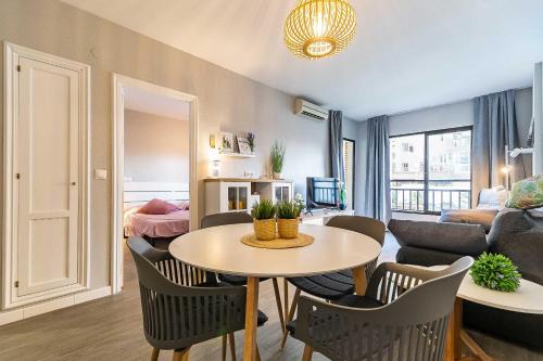 76-Lovely Beach Front Apartment in Fuengirola