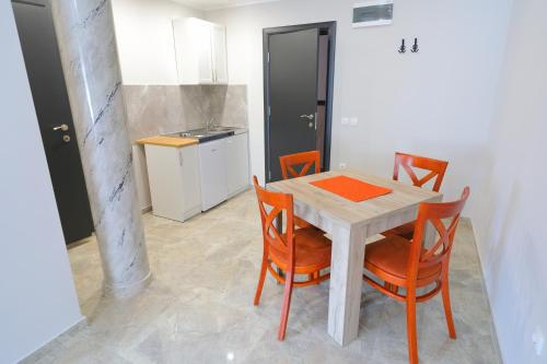 Una cocina o zona de cocina en Fenix Apartments