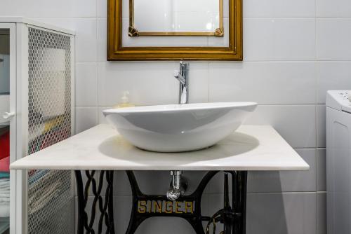 Gallery image of T2 Tiles Apartment Estoril in Estoril