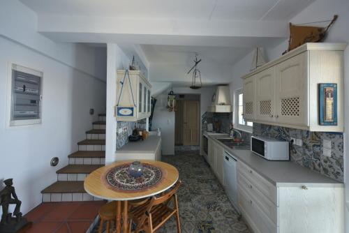 Dapur atau dapur kecil di ADMIRAL'S VILLA