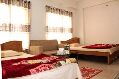 Ένα ή περισσότερα κρεβάτια σε δωμάτιο στο Calm & Cozy Guest Room with Free Breakfast-Parking