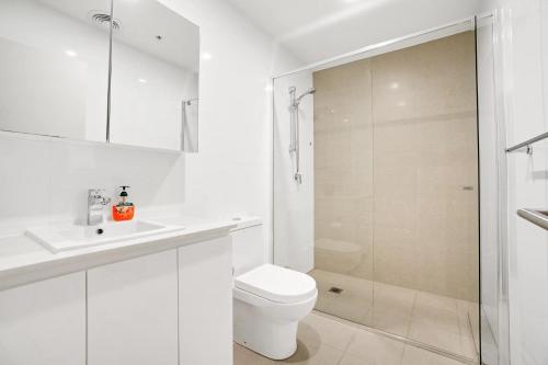 Phòng tắm tại 温馨舒适3房公寓 1分钟火车站 20分钟到市中心 楼下大型超市woolworth