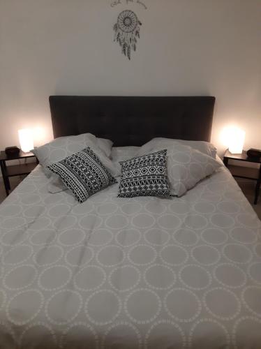 Легло или легла в стая в Le Logis des Templiers appartement climatisé