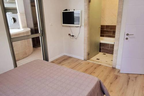 Ảnh trong thư viện ảnh của Tel Aviv North /Large Apartment w/ Pool,Spa&Gym ở Tel Aviv