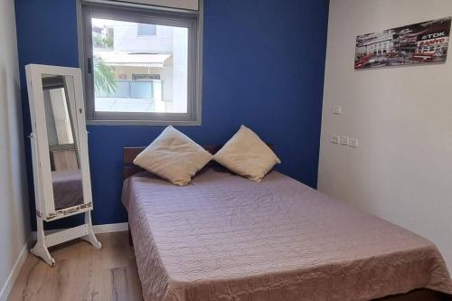 Postel nebo postele na pokoji v ubytování Tel Aviv North /Large Apartment w/ Pool,Spa&Gym