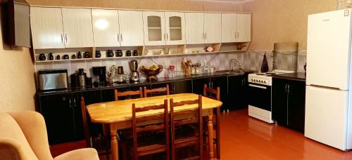 Kuchyň nebo kuchyňský kout v ubytování Bees Guesthouse