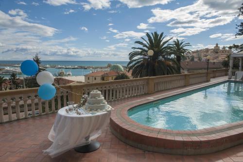 Bazén v ubytování Hotel Miramare nebo v jeho okolí