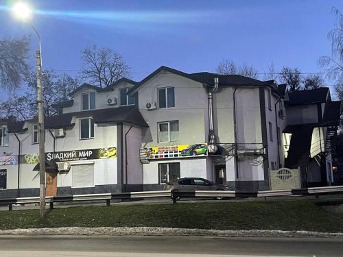 Bangunan di mana terletaknya motel