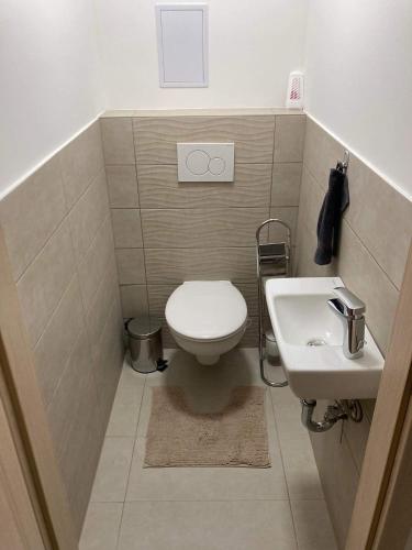 Ein Badezimmer in der Unterkunft Silver Side Apartments