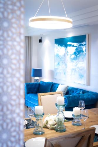 MARBELLA BANUS SUITES - Jardines del Príncipe Urb - Golden Mile - Luxury Residence - Premium 2BR - 3BA - Private Office - Spacious Outdoor Terrace - S Pool - Gym - Premium Finishes - Prime Golden Mile Location - Ideal for Families