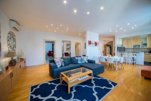 Octogon Apartment