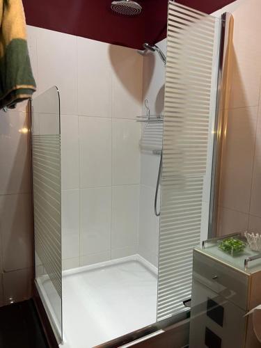 Ванна кімната в Luxury Gemütliche WOHNUNG in Eigelstein Köln