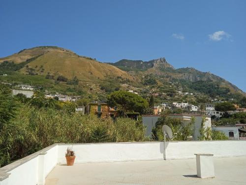 Vista general de una montaña o vista desde el bed and breakfast