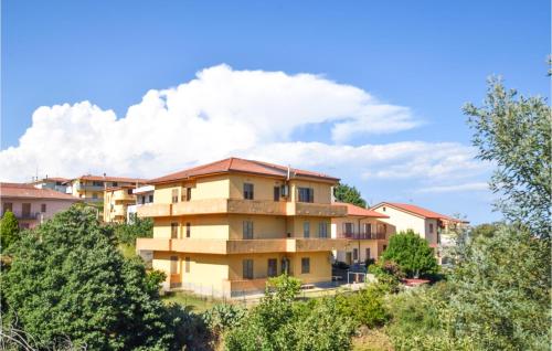 Amazing apartment in Montauro with 4 Bedrooms