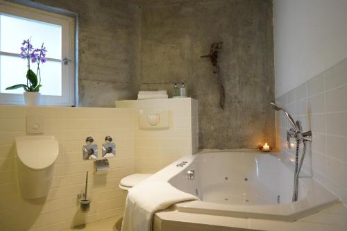 Koupelna v ubytování Haus Sibylle: Central, 3 bedroom, self-contained accomodation