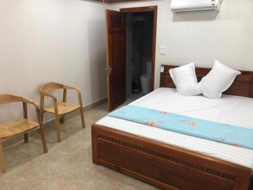Giường trong phòng chung tại TUẦN CHÂU - HẠ LONG - GIALONG minihotel