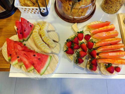 アパートメントの敷地内または近くでの食事または食べ物