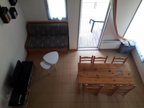 Gambar di galeri bagi Chalet sur bord de l'eau di Nontron