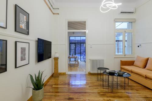 Incomparable Plaka's Luxury Apt Private Pool