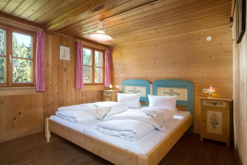 Postel nebo postele na pokoji v ubytování Ferienhaus Engstler