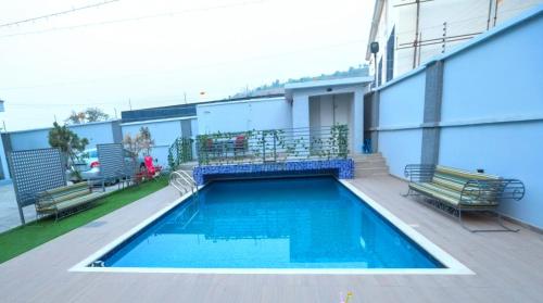 Triple 9 Apartments, Pool & Spa – Photos 3