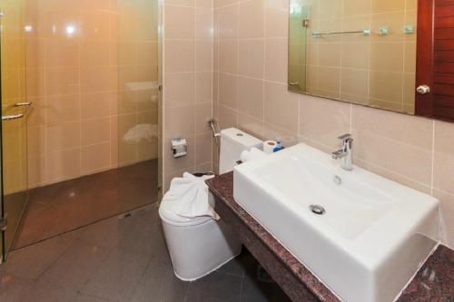 Bilik mandi di Genesis Villas