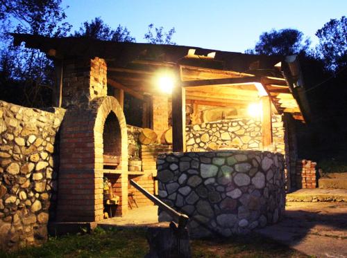 Το κτήριο όπου στεγάζεται  the country house